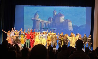 Taking a Bow. Photo by Pinedale Online!