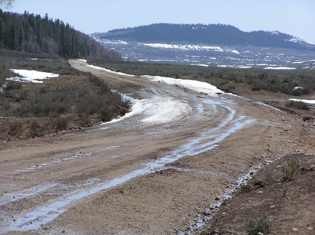 Green River Lakes road. Photo by Pinedale Online.