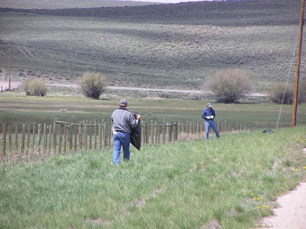 Questar Clean-up Volunteers. Photo by Pinedale Online.