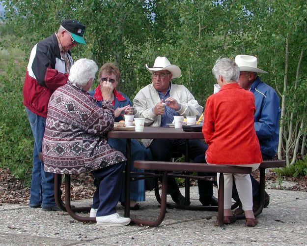 Buffalo Burger Lunch. Photo by Pinedale Online.