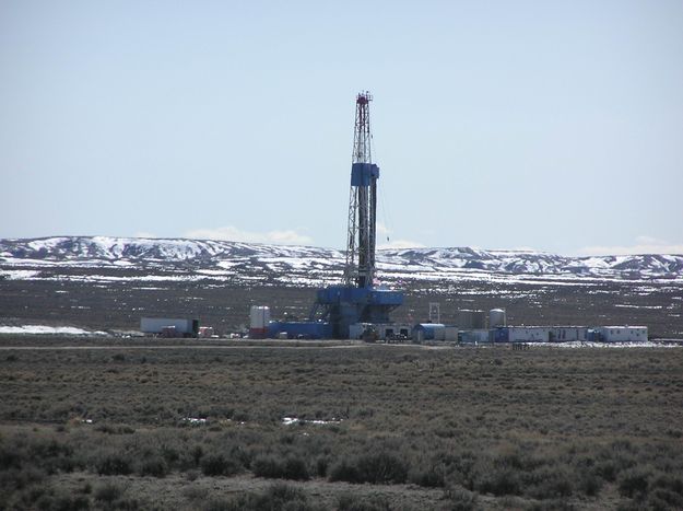 Natural Gas Drill Rig. Photo by Pinedale Online.