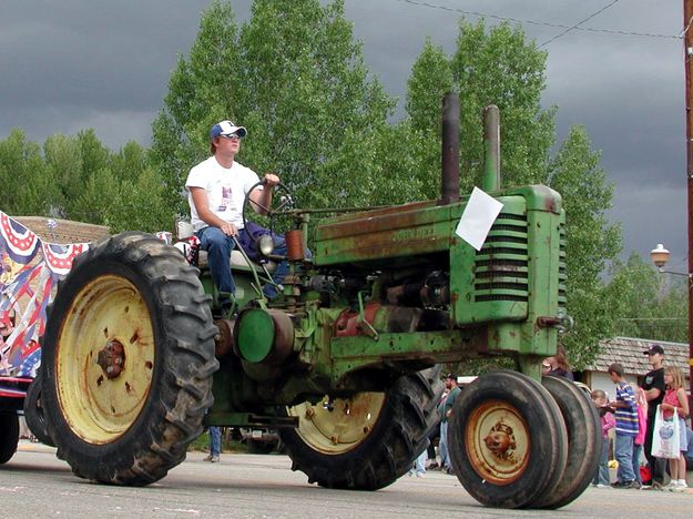 Tractor. Photo by Pinedale Online.