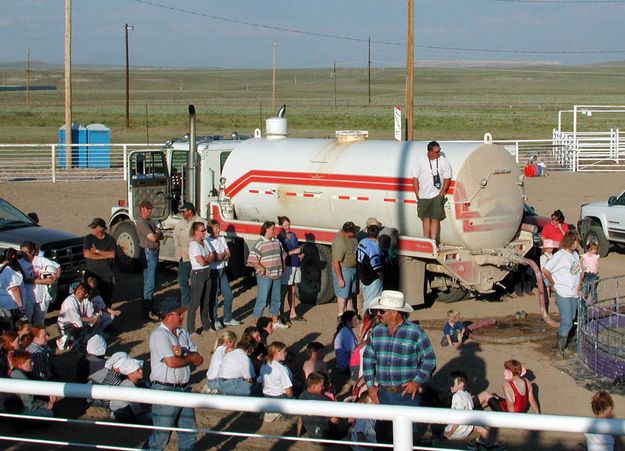 Competitors and Water Truck. Photo by Pinedale Online.