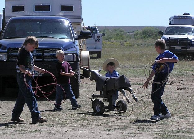 Roping Practice. Photo by Pinedale Online.