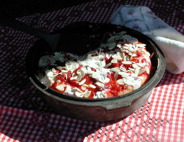Dutch Oven Dessert. Photo by Pinedale Online.