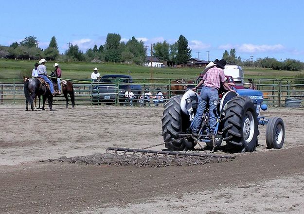 Dragging the arena. Photo by Pinedale Online.