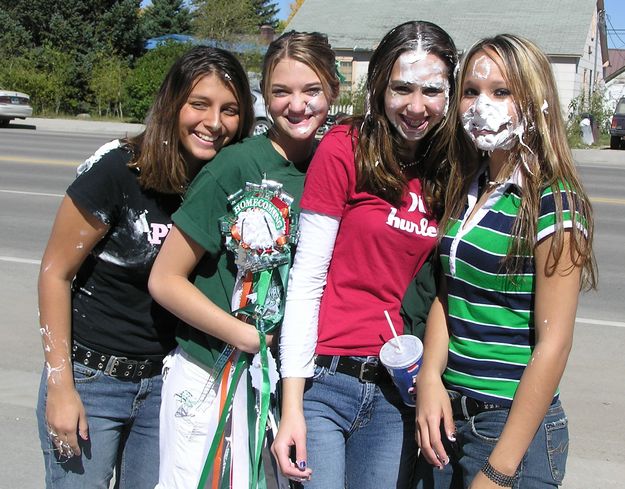 Homecoming Parade Girls. Photo by Pinedale Online.