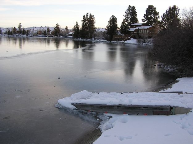 Fremont Lake in late January. Photo by Pinedale Online.