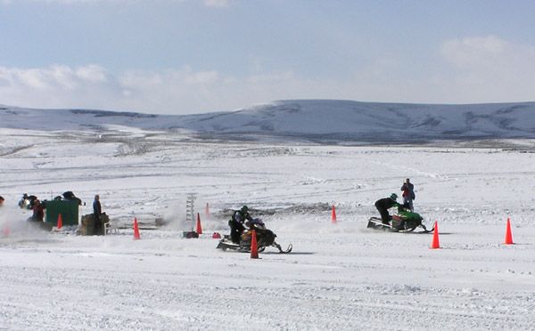 Snowmobiles Go. Photo by Pinedale Online.