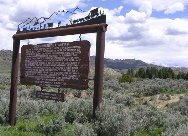 Historical Marker at Buckskin Crossing. Photo by Pinedale Online.