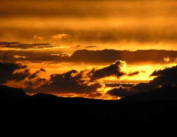 Fiery Sunset. Photo by Dawn Ballou, Pinedale Online.