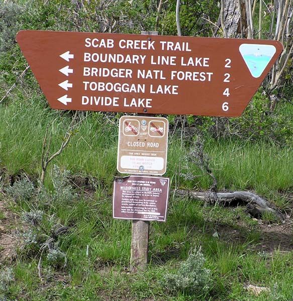 Trailhead sign. Photo by Pinedale Online.
