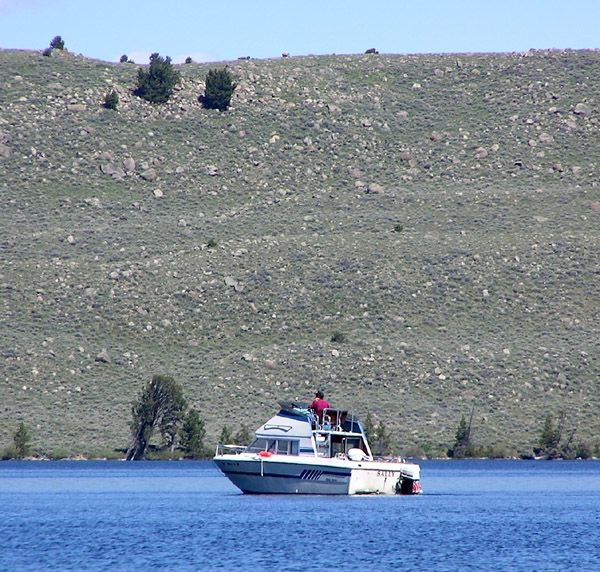 Sunday on the lake. Photo by Pinedale Online.