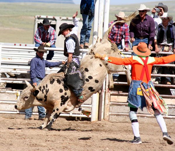 Bull Ride - Parker Greenwood. Photo by Pinedale Online.