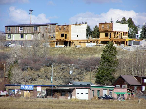 Sledding Hill Condos. Photo by Dawn Ballou, Pinedale Online.
