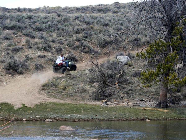 4-Wheeling and Fishing. Photo by Clint Gilchrist, Pinedale Online.