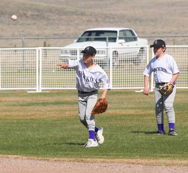 Throwing it in. Photo by Pinedale Online.