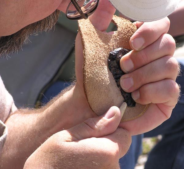 Flint Knapping. Photo by Dawn Ballou, Pinedale Online.