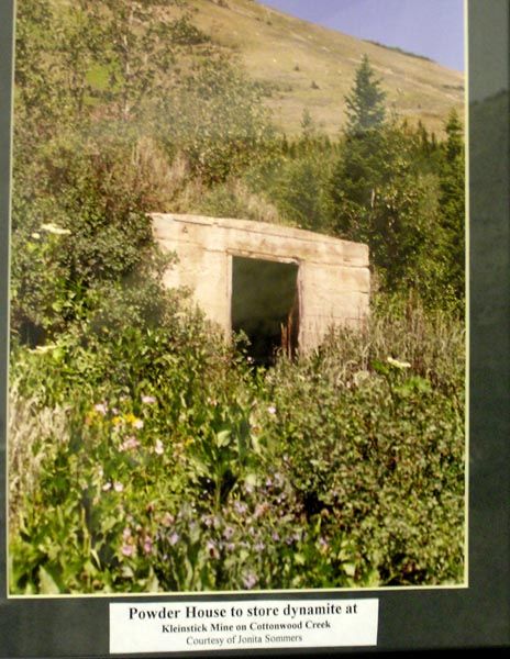 Dynamite Powder House. Photo by Dawn Ballou, Pinedale Online.