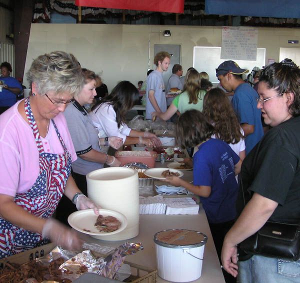 Chuckwagon BBQ. Photo by Dawn Ballou, Pinedale Online.