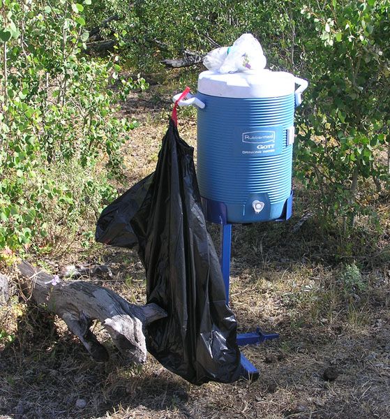 Water station. Photo by Dawn Ballou, Pinedale Online.