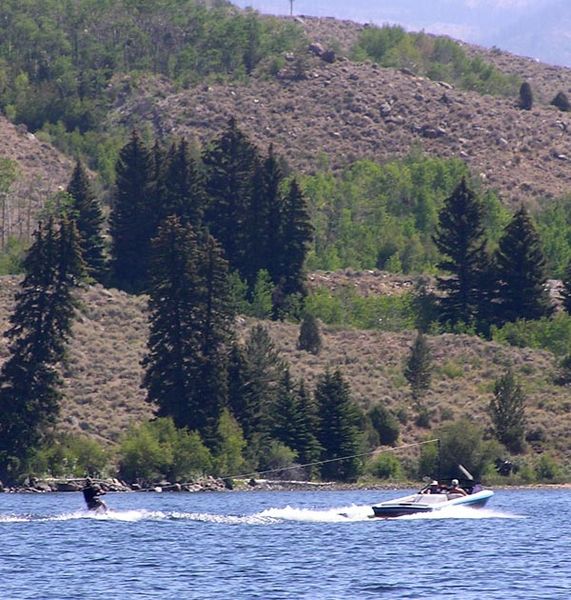 Air Chair Water Skiing. Photo by Dawn Ballou, Pinedale Online.