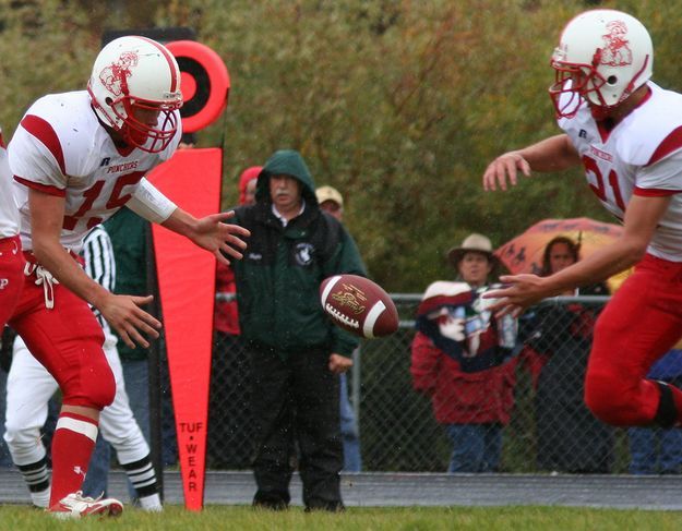 Wet Ball. Photo by Clint Gilchrist, Pinedale Online.