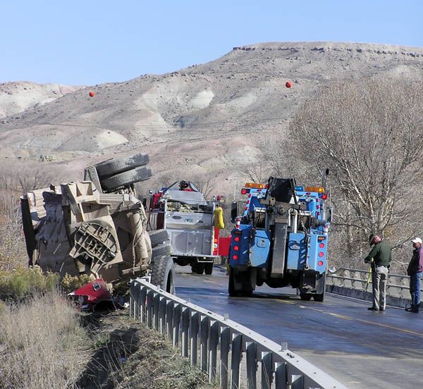 Truck accident on bridge. Photo by Dawn Ballou, Pinedale Online.