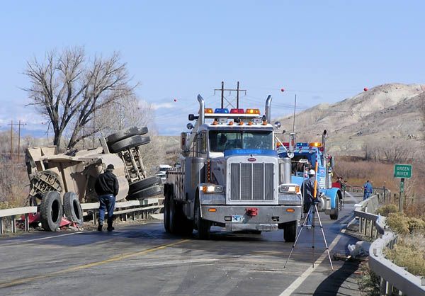 Winch trucks arrive. Photo by Dawn Ballou, Pinedale Online.