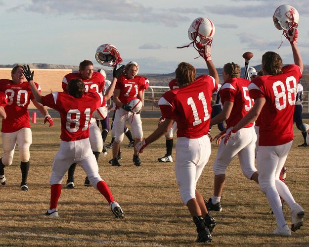 Punchers defeat Glenrock. Photo by Clint Gilchrist, BigPiney.com.