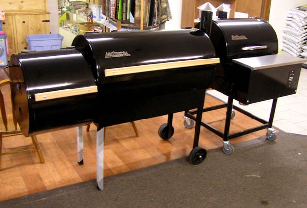 Grills and Smokers. Photo by Dawn Ballou, Pinedale Online.