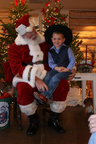 Santa and Chance. Photo by Pam McCulloch, Pinedale Online.
