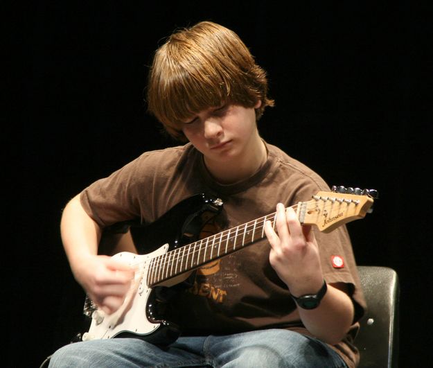 Connor Kingsbury on the guitar. Photo by Pam McCulloch, Pinedale Online.