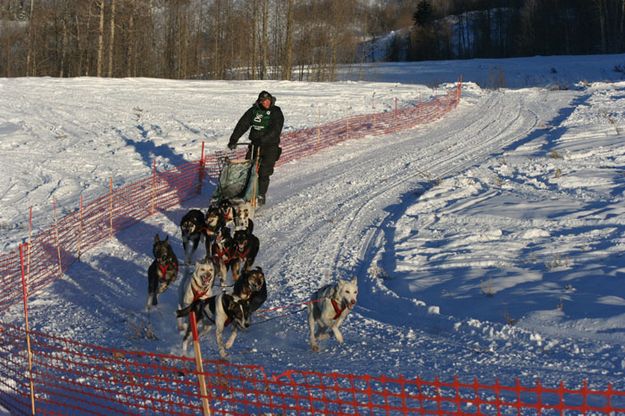 Dan Carter 12-dog race. Photo by Clint Gilchrist, Pinedale Online.