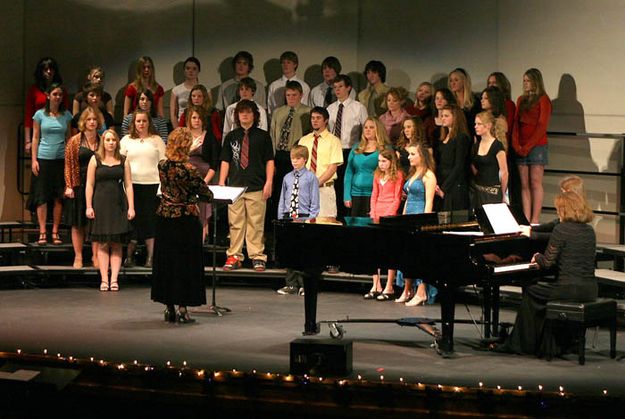 High School Choir. Photo by Pam McCulloch, Pinedale Online.