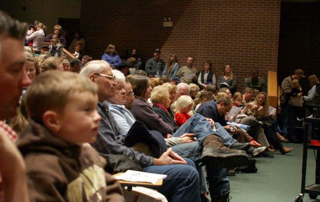 Packed House. Photo by Pam McCulloch, Pinedale Online.