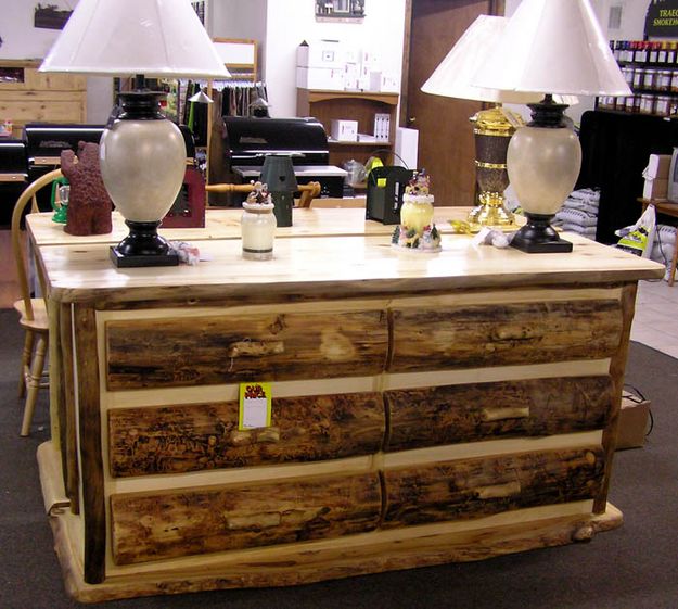 6-Drawer Dresser. Photo by Dawn Ballou, Pinedale Online.