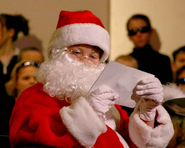 Surfin Santa. Photo by Pam McCulloch, Pinedale Online.