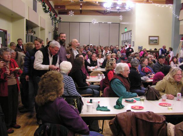 Big Crowd. Photo by Dawn Ballou, Pinedale Online.