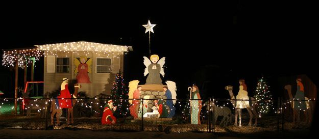 Christmas lights. Photo by Pam McCulloch, Pinedale Online.