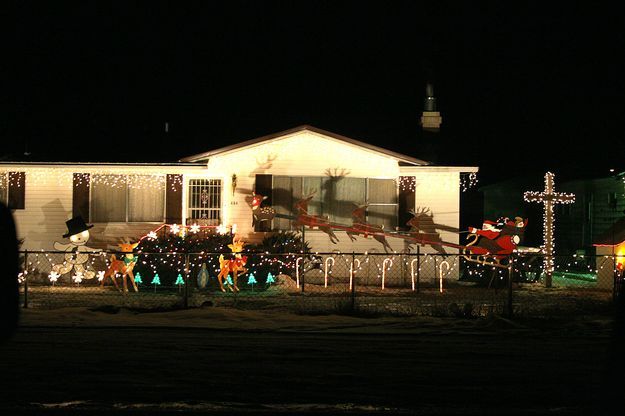 Holiday Lights. Photo by Pam McCulloch, Pinedale Online.
