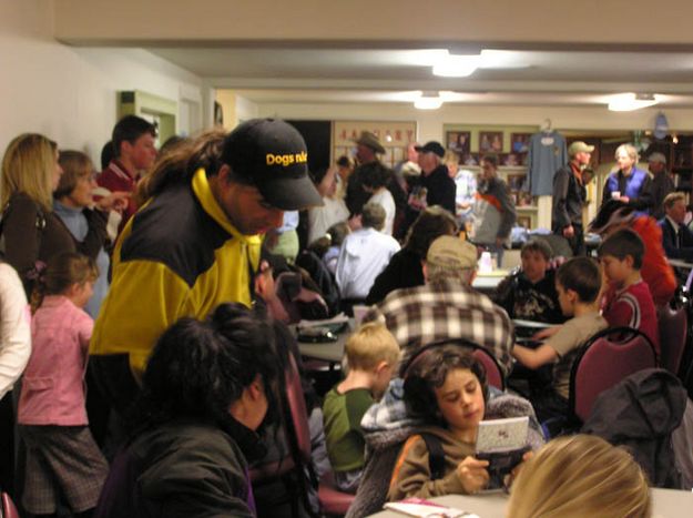 Long Food Line. Photo by Dawn Ballou, Pinedale Online.