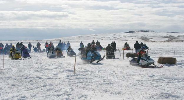 Race Start. Photo by Clint Gilchrist, Pinedale Online.