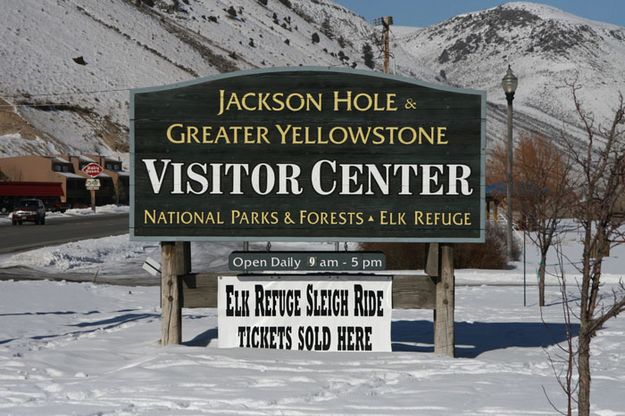 Visitor Center Sign. Photo by Pam McCulloch, Pinedale Online.