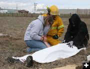 Mom Saying Good-bye. Photo by Pam McCulloch, Pinedale Online.