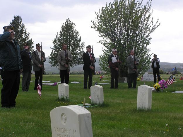 Honoring those who died. Photo by Dawn Ballou, Pinedale Online.