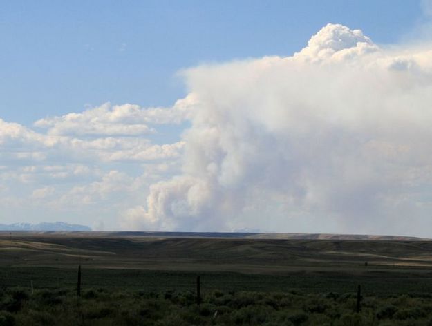 Fire on June 21. Photo by Dawn Ballou, Pinedale Online.