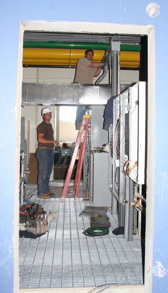 Electricians. Photo by Pam McCulloch, Pinedale Online.