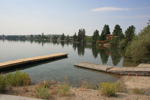 Fremont Lake summer homes. Photo by Dawn Ballou, Pinedale Online.