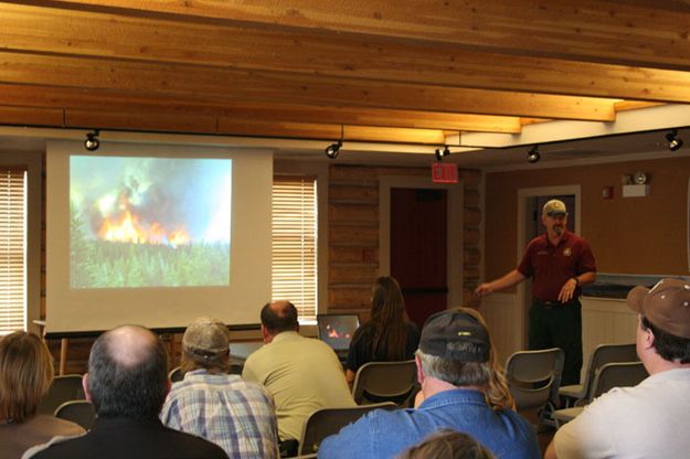 Horse Ck Fire Meeting. Photo by Dawn Ballou, Pinedale Online.